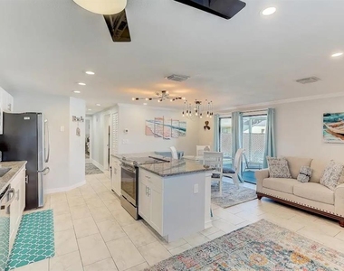 2720 49th Avenue W - Photo Thumbnail 3