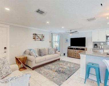 2720 49th Avenue W - Photo Thumbnail 8