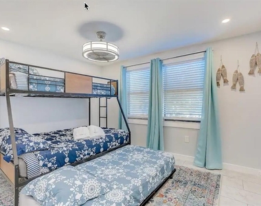 2720 49th Avenue W - Photo Thumbnail 32