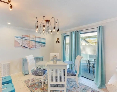 2720 49th Avenue W - Photo Thumbnail 22
