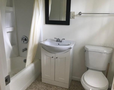 2117 Bay Street - Photo Thumbnail 8