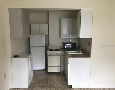 2117 Bay Street - Photo Thumbnail 2