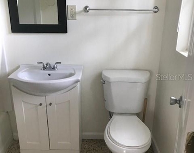 2117 Bay Street - Photo Thumbnail 7