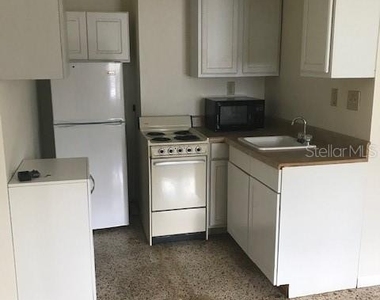 2117 Bay Street - Photo Thumbnail 4
