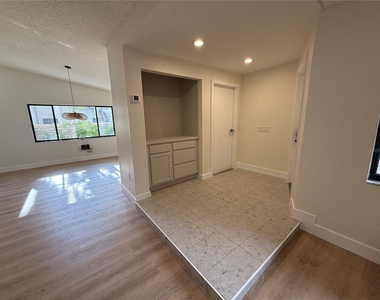 6468 Jarvis Road - Photo Thumbnail 7