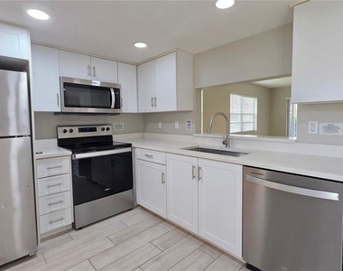 2515 Bayshore Gardens Parkway - Photo Thumbnail 1