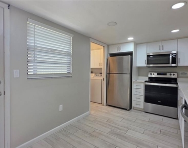 2515 Bayshore Gardens Parkway - Photo Thumbnail 2