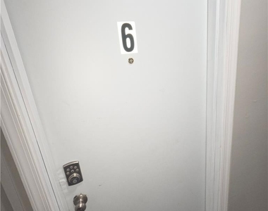926 W Walnut Street - Photo Thumbnail 6