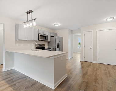 2039 Clermont Street - Photo Thumbnail 3