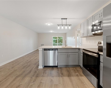 2039 Clermont Street - Photo Thumbnail 4