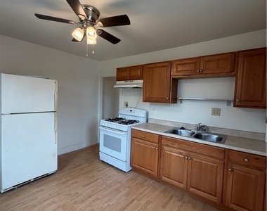 1500 Butler Street - Photo Thumbnail 4
