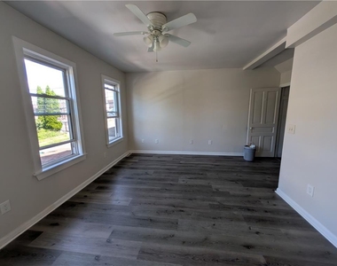 2134 Freemansburg Avenue - Photo Thumbnail 1