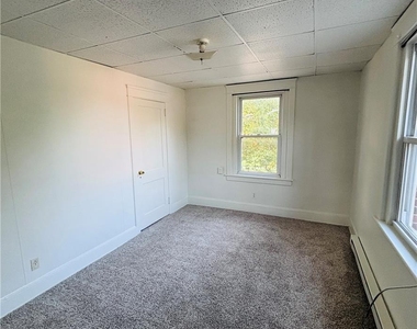 559 E Broad Street - Photo Thumbnail 17