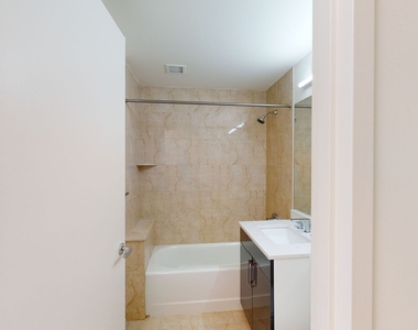 10 Hanover Square - Photo Thumbnail 4