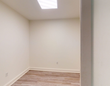 10 Hanover Square - Photo Thumbnail 3