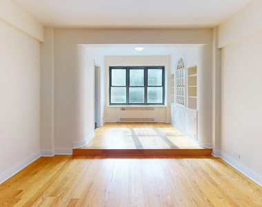 124 East 24th Street - Photo Thumbnail 1