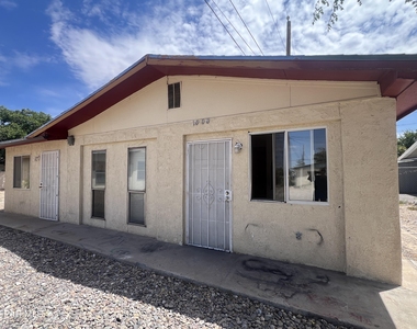 1008 Antonio Street - Photo Thumbnail 1