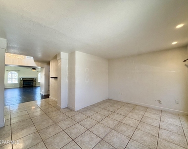 4332 Loma De Brisas Drive - Photo Thumbnail 2