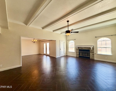 4332 Loma De Brisas Drive - Photo Thumbnail 4