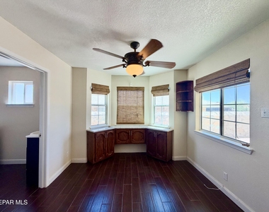 4332 Loma De Brisas Drive - Photo Thumbnail 10