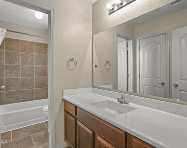 5028 Silver Ranch Avenue - Photo Thumbnail 26