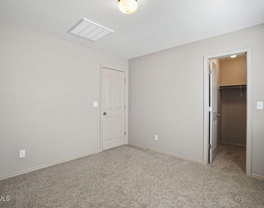 5028 Silver Ranch Avenue - Photo Thumbnail 23