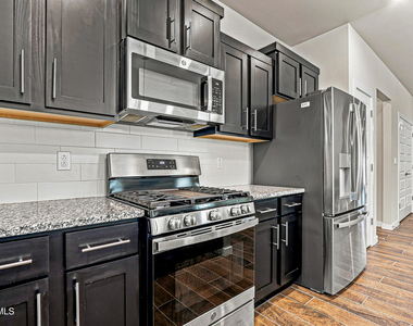 13689 Flora Vista Avenue - Photo Thumbnail 10