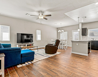 13689 Flora Vista Avenue - Photo Thumbnail 33