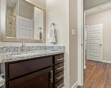 13689 Flora Vista Avenue - Photo Thumbnail 36