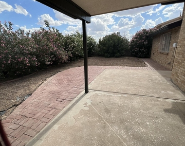 7772 Iroquois Drive - Photo Thumbnail 23