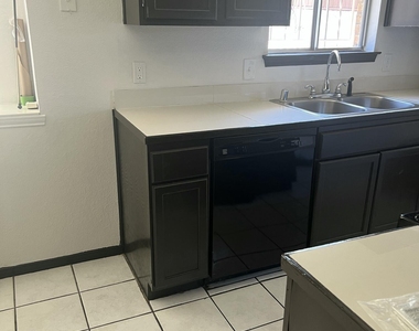 7772 Iroquois Drive - Photo Thumbnail 20