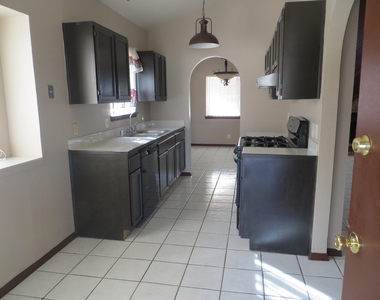 7772 Iroquois Drive - Photo Thumbnail 4