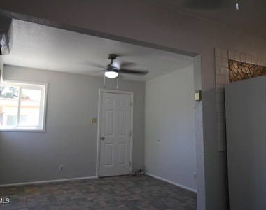 3900 Flory Avenue - Photo Thumbnail 10