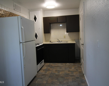 3900 Flory Avenue - Photo Thumbnail 3