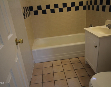 3900 Flory Avenue - Photo Thumbnail 25