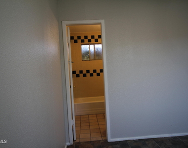 3900 Flory Avenue - Photo Thumbnail 22