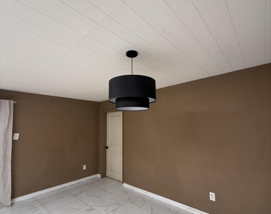 5725 Wren Avenue - Photo Thumbnail 16