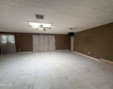 5725 Wren Avenue - Photo Thumbnail 14
