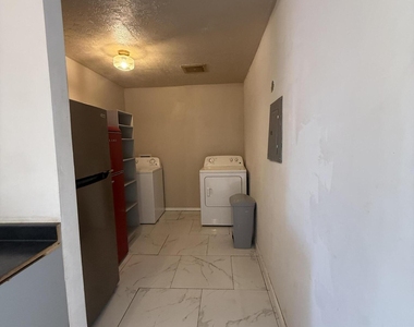 5725 Wren Avenue - Photo Thumbnail 12