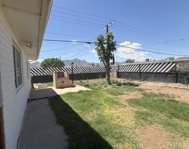 5725 Wren Avenue - Photo Thumbnail 23