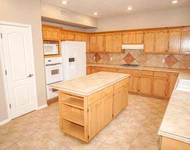 6325 Franklin Ridge Drive - Photo Thumbnail 8