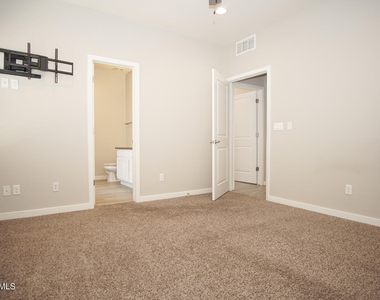 2053 William Caples Street - Photo Thumbnail 17