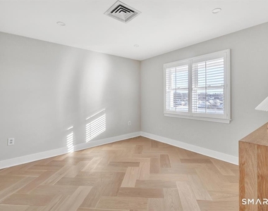 43 Harbor Drive - Photo Thumbnail 24