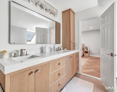 43 Harbor Drive - Photo Thumbnail 22