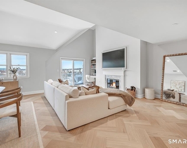 43 Harbor Drive - Photo Thumbnail 11