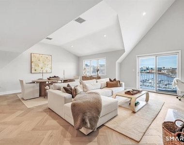 43 Harbor Drive - Photo Thumbnail 10