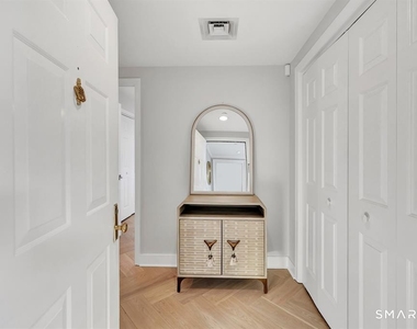 43 Harbor Drive - Photo Thumbnail 2