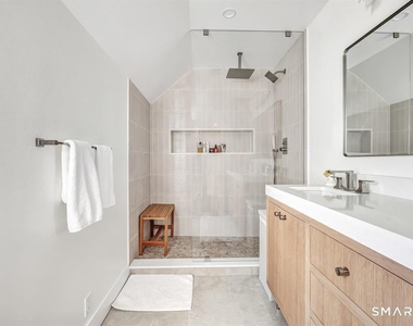 43 Harbor Drive - Photo Thumbnail 21