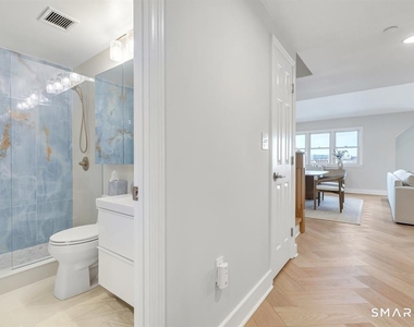 43 Harbor Drive - Photo Thumbnail 4