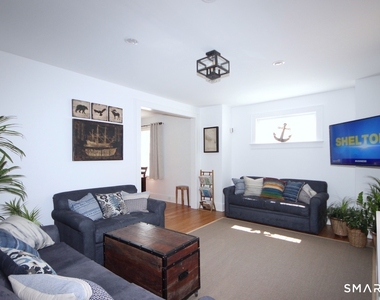 1093 Shippan Avenue - Photo Thumbnail 1